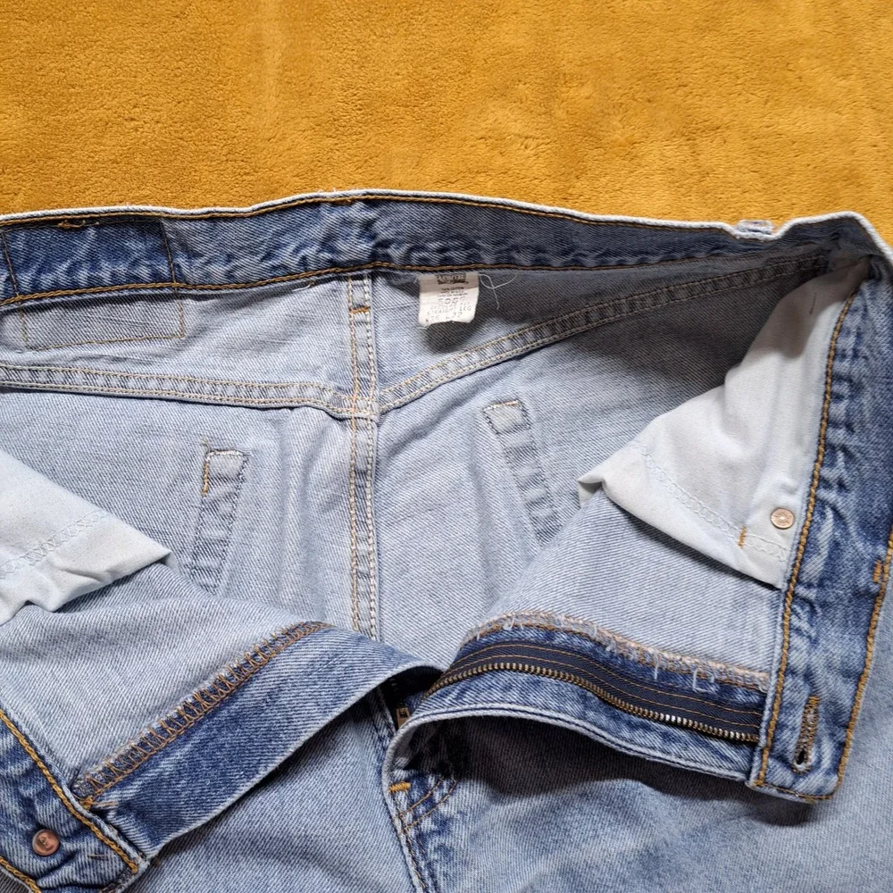 Levi's 505 Straight Leg Jeans Men 36x32 Light Blue Good Raw Hem Made in USA‎